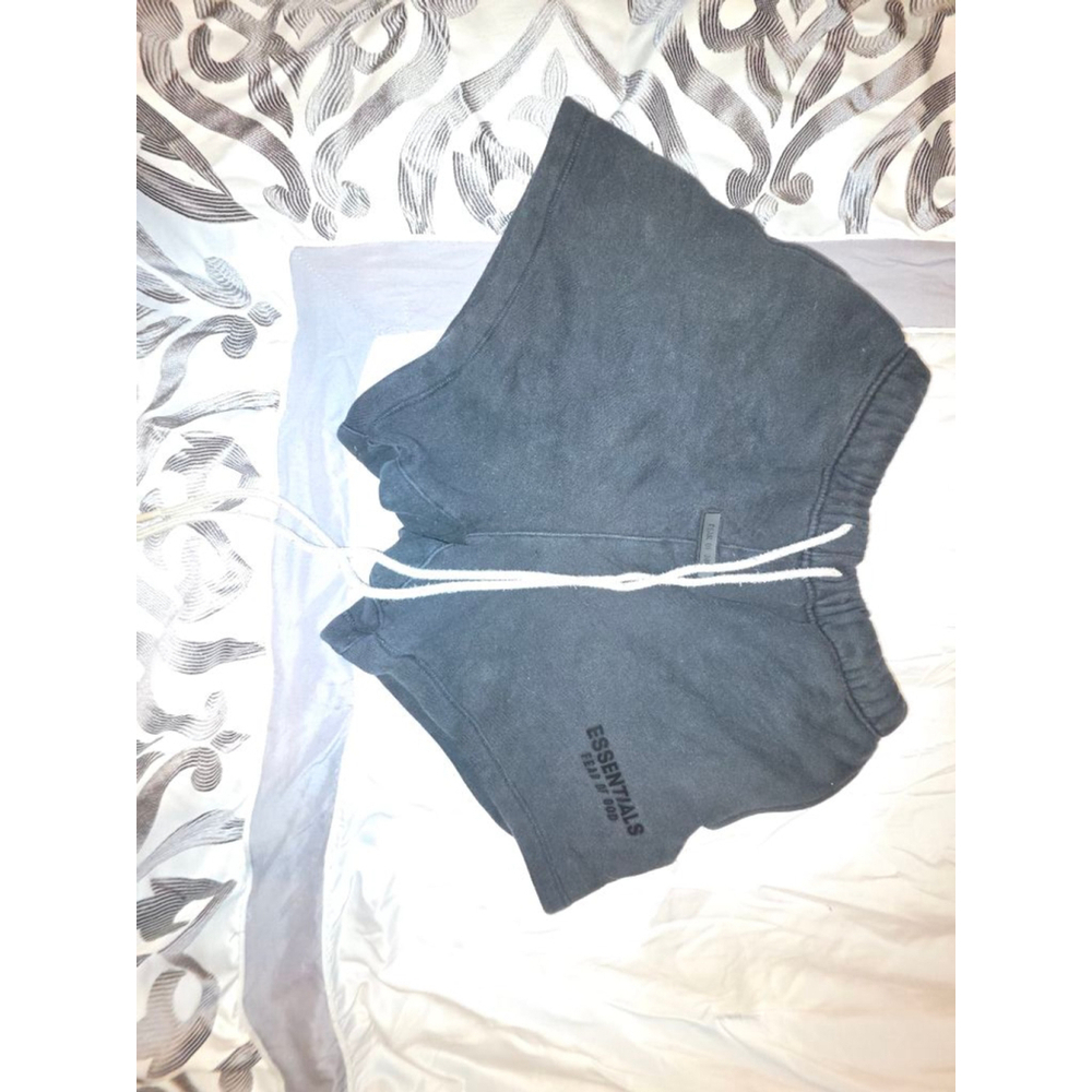 Fear of God ESSENTIALS sweater shorts